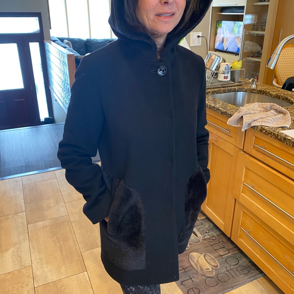 Cinzia Ricca Short black wool/cashmere blend short hooded coat